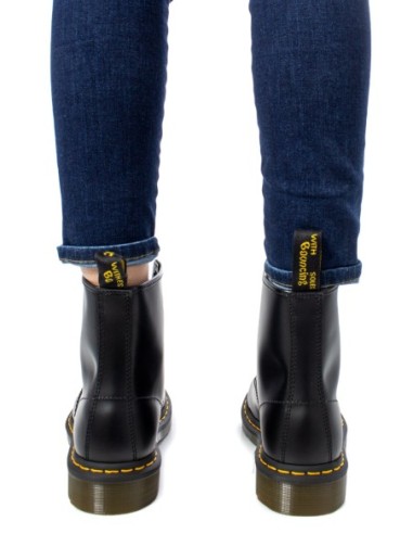 Dr. Martens Bottes Femme – Cuir noir, lacets et style authentique