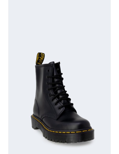 Bottines femme Dr. Martens noires leather rubber sole