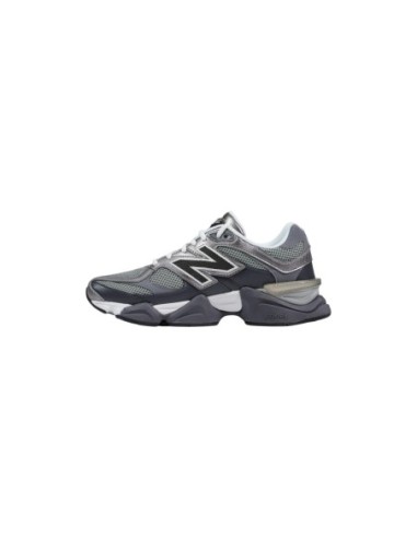 Baskets New Balance homme grises modernes