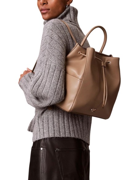 Sac à dos beige femme Calvin Klein