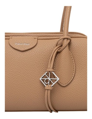 Sac beige raffiné à fermeture zippée | Calvin Klein