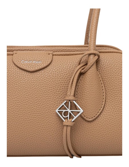 Sac beige raffiné à fermeture zippée | Calvin Klein