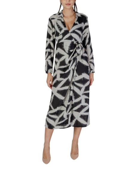 Robe noire décolletée JDY femme