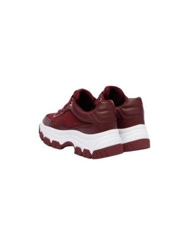 Guess Baskets Femme Bordeaux Plateforme – Style Urbain
