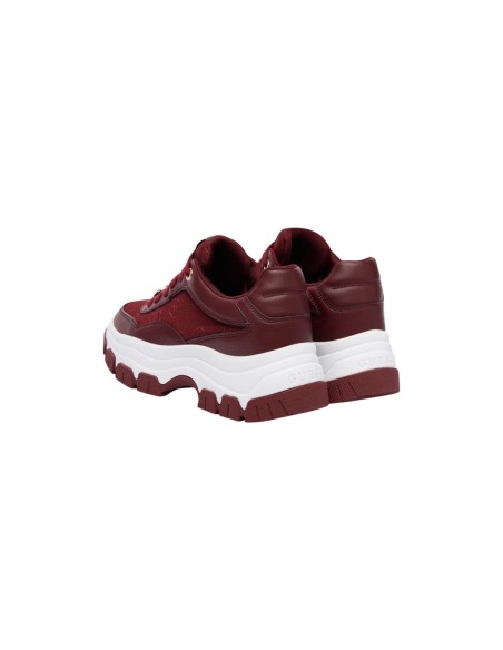 Guess Baskets Femme Bordeaux Plateforme – Style Urbain